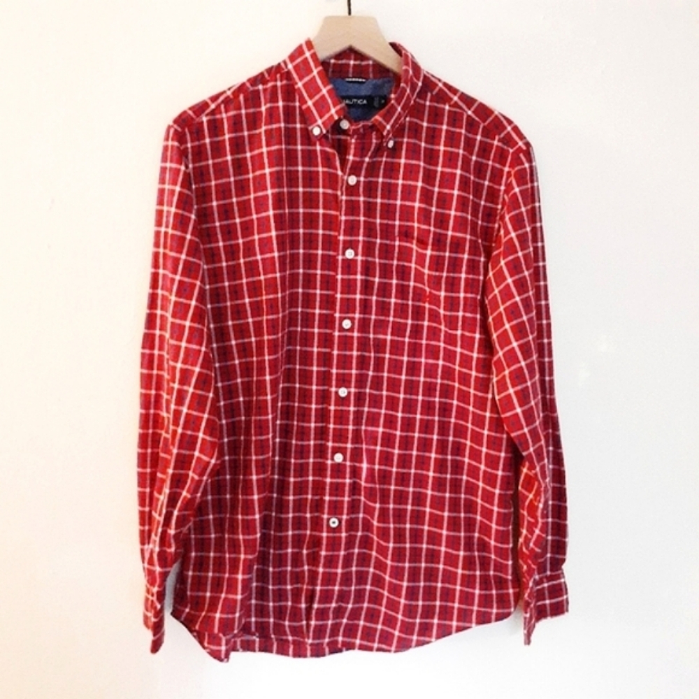 Nautica Lightweight Regular Fit Plaid Button Down size Medium